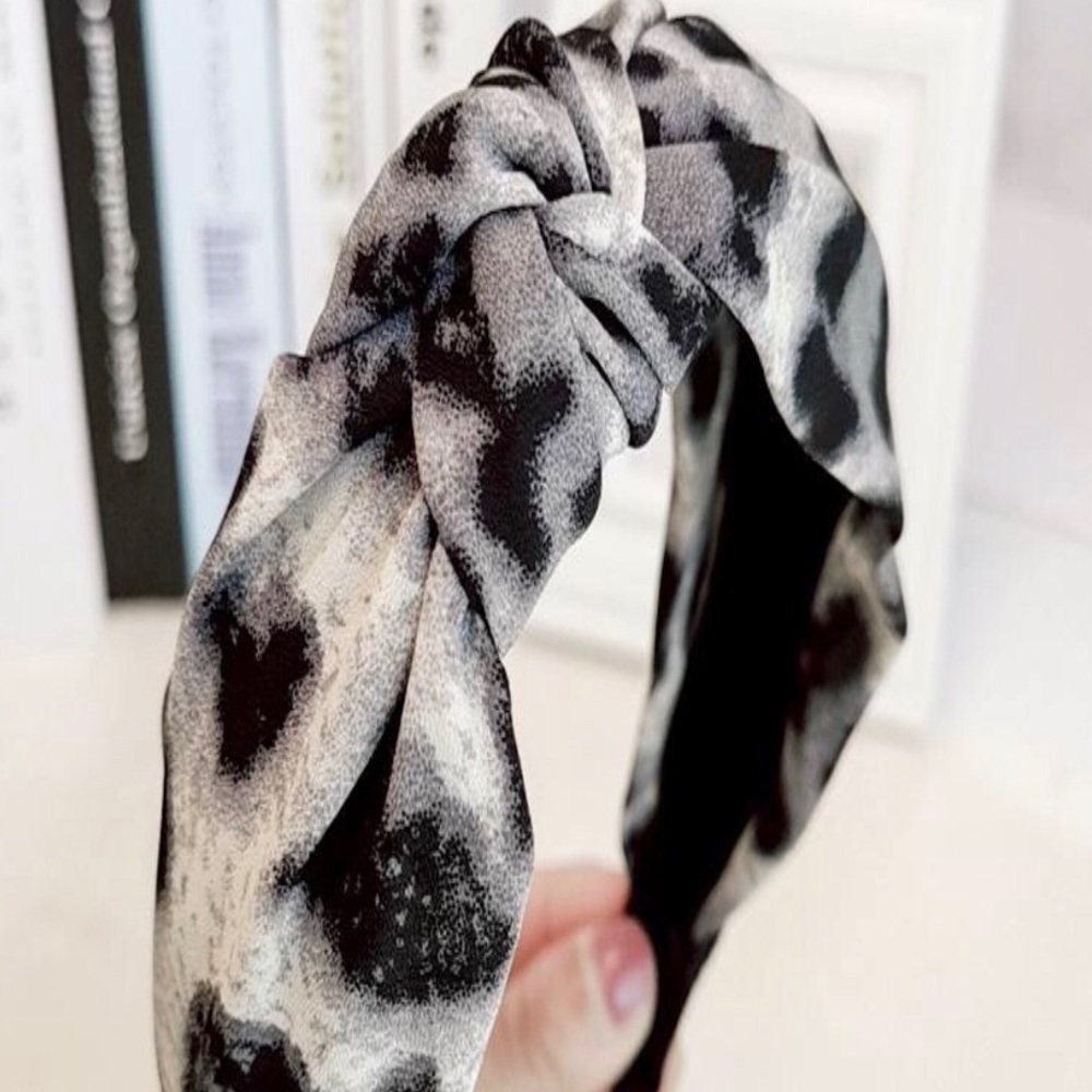 🐆NEW🐆Grey/Blk Leopard Print Fabric Headband